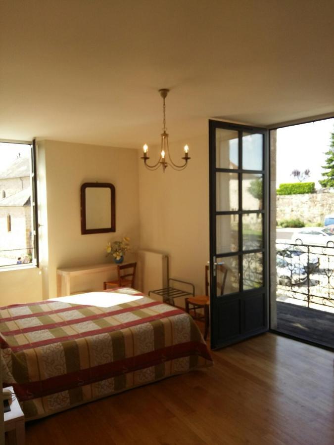 Le Relais De La Tour Hotel Capdenac-Gare Eksteriør billede